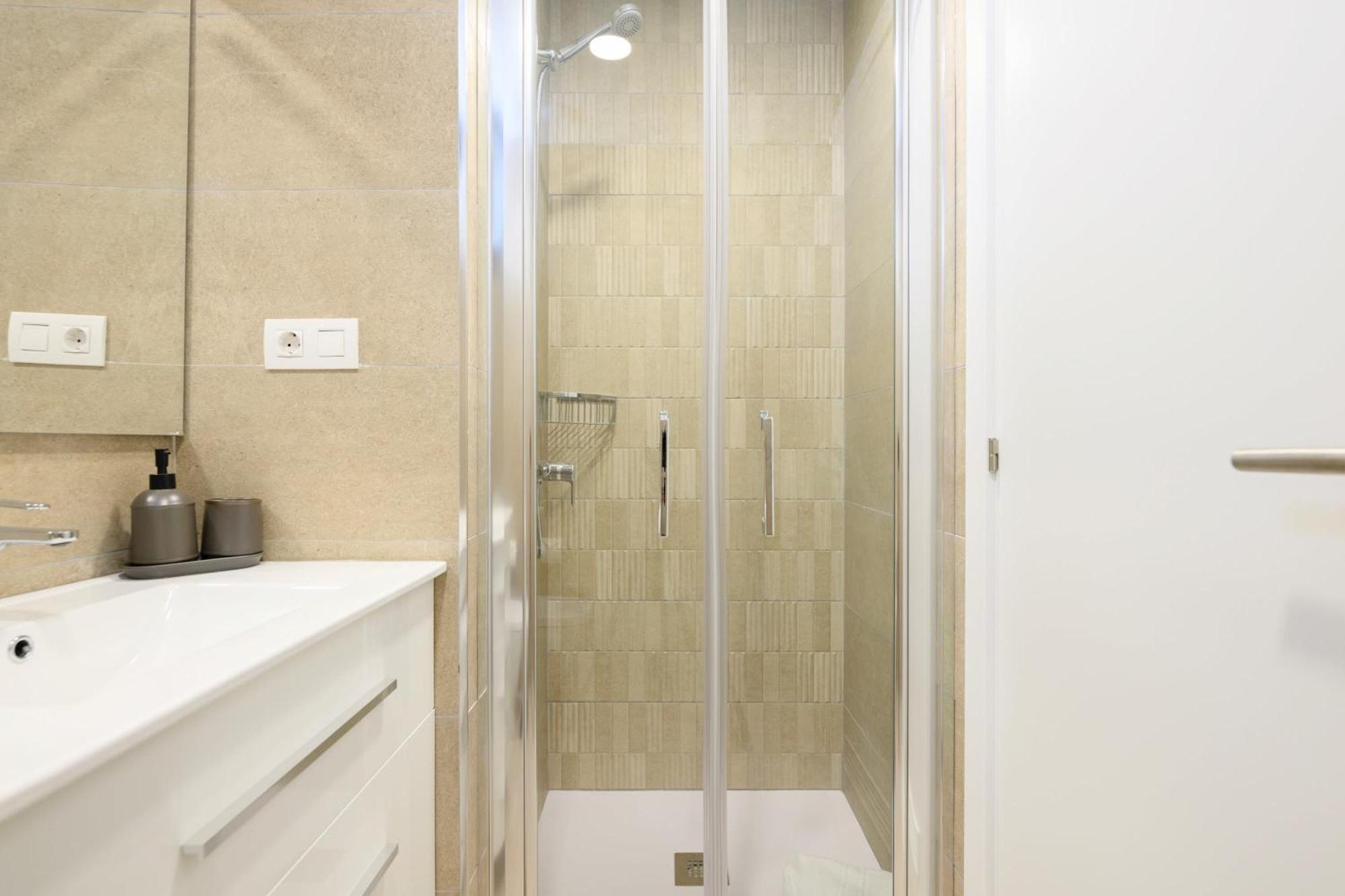 Апартаменты Brand New 2Br With Auto Check-In Лас-Пальмас-де-Гран-Канария Экстерьер фото